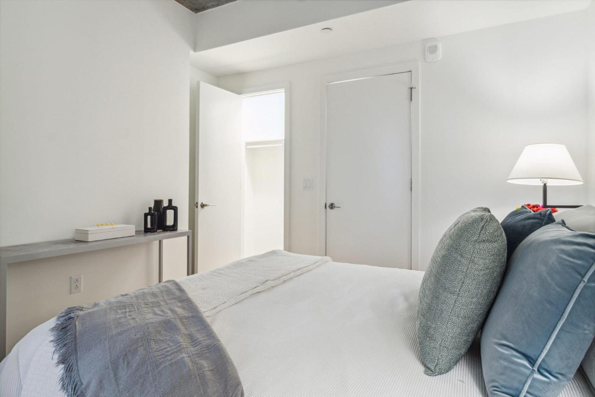 Contemporary City Living Apartments In Нашвілл Екстер'єр фото