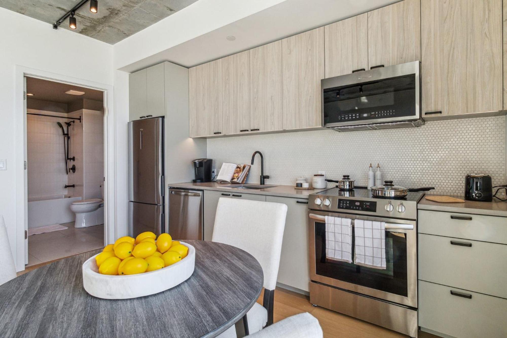 Contemporary City Living Apartments In Нашвілл Екстер'єр фото